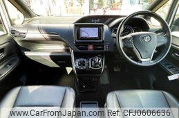 toyota esquire 2016 504928-927016