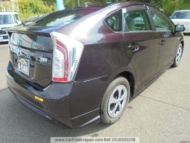 toyota prius 2012 CFJ0202258 image 2