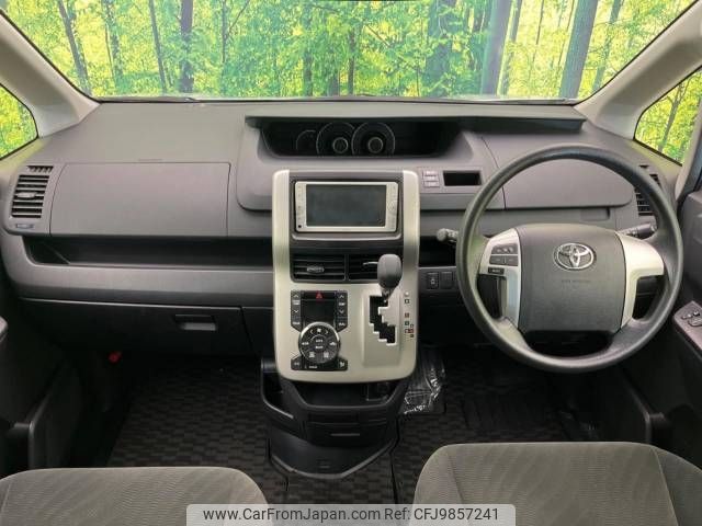 toyota voxy 2013 -TOYOTA--Voxy DBA-ZRR70G--ZRR70-0563374---TOYOTA--Voxy DBA-ZRR70G--ZRR70-0563374- image 2