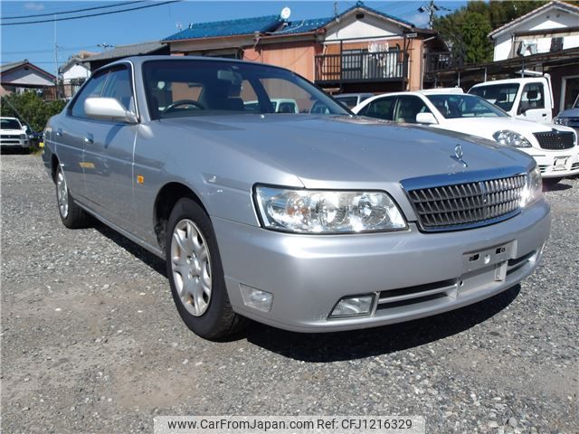 nissan laurel 2000 A19 image 1