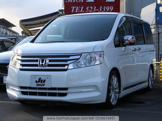 honda stepwagon 2013 GOO_JP_700080300530250107001 image 1