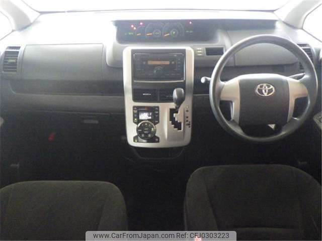 toyota noah 2011 -TOYOTA--Noah DBA-ZRR70G--ZRR70-0420561---TOYOTA--Noah DBA-ZRR70G--ZRR70-0420561- image 2