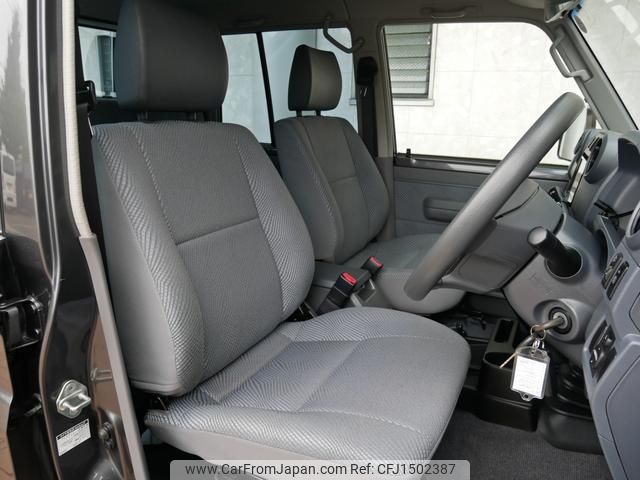 toyota landcruiser-70 2015 CFJ1502387 image 2