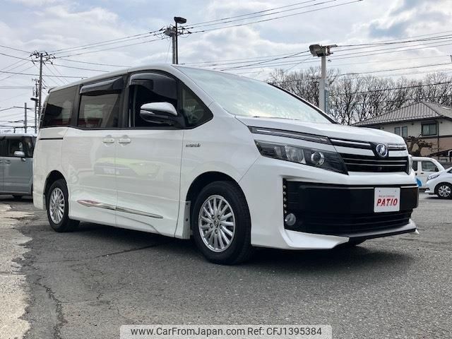 toyota voxy 2014 CFJ1395384 image 2