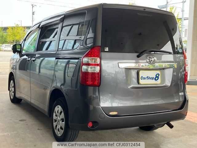 toyota noah 2012 TE1963 image 1