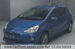 toyota aqua 2013 -TOYOTA--AQUA DAA-NHP10--NHP10-2213655---TOYOTA--AQUA DAA-NHP10--NHP10-2213655-