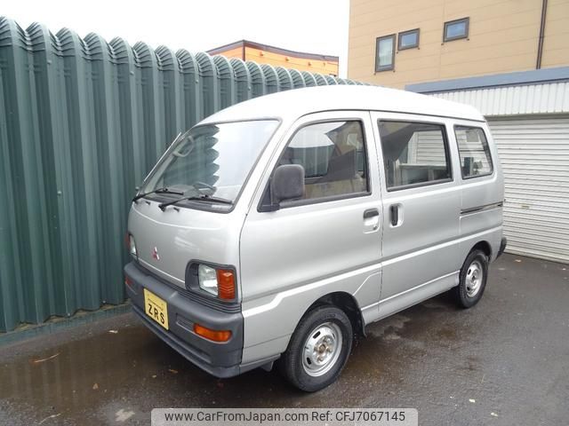 mitsubishi minicab-van 1995 GOO_JP_700030009730211203001 image 1