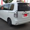 toyota voxy 2010 CFJ1656794 image 2