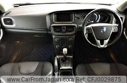 volvo v40 2013 504928-922782