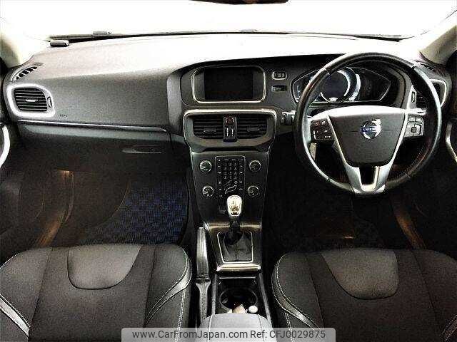 volvo v40 2013 504928-922782 image 1