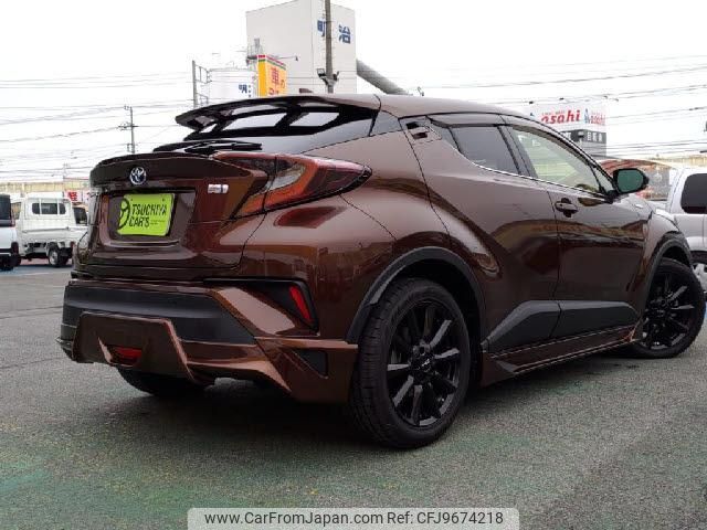 toyota c-hr 2017 quick_quick_DAA-ZYX10_ZYX10-2035360 image 2