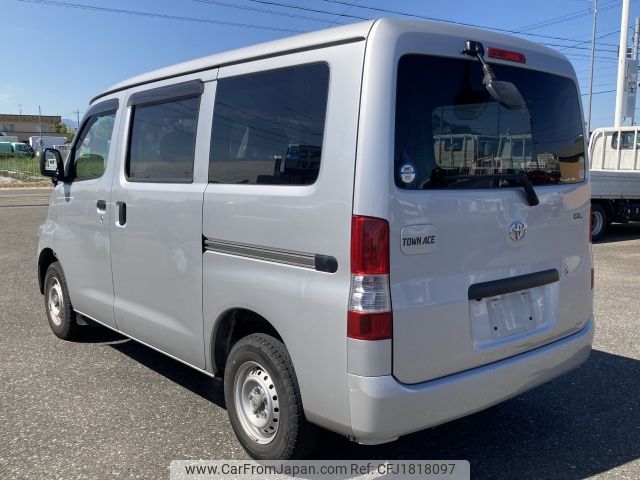 toyota townace-van 2017 CFJ1818097 image 2
