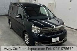 toyota voxy 2013 CFJ1575662