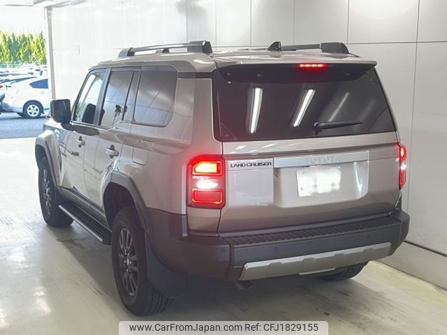 toyota land-cruiser-wagon 2025 CFJ1829155 image 2