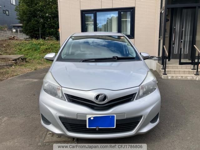 toyota vitz 2011 CFJ1786806 image 1