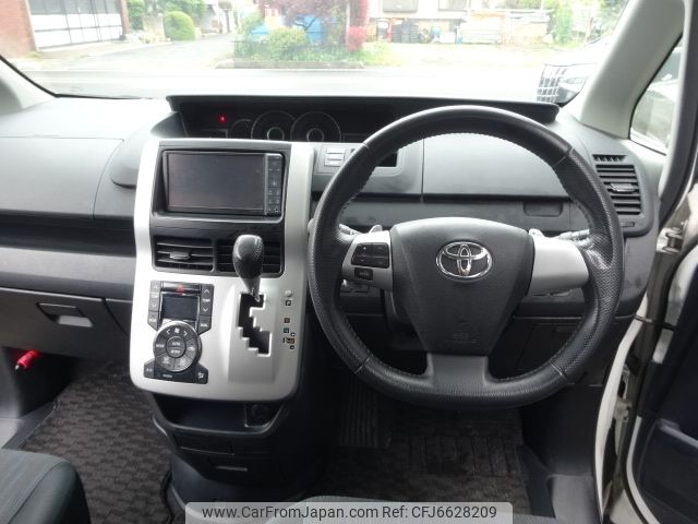 toyota noah 2010 CFJ6628209 image 2