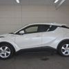 toyota c-hr 2017 REALMOTOR_N9024090058F-90 image 3