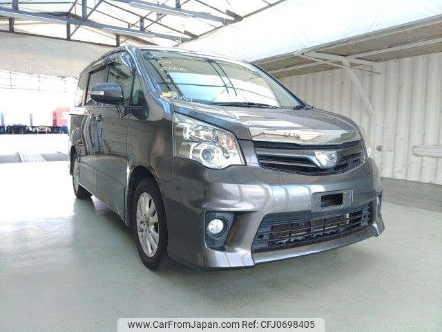 toyota noah 2013 ENHANCEAUTO_1_ea293954 image 1