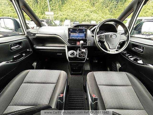 toyota voxy 2020 CFJ1613842 image 1