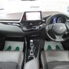 toyota c-hr 2018 quick_quick_DAA-ZYX10_ZYX10-2140788 image 3