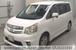 toyota noah 2011 -TOYOTA--Noah ZRR70W-0410668---TOYOTA--Noah ZRR70W-0410668-