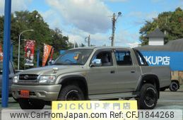 toyota hilux-sports-pick-up 2002 CFJ1844268