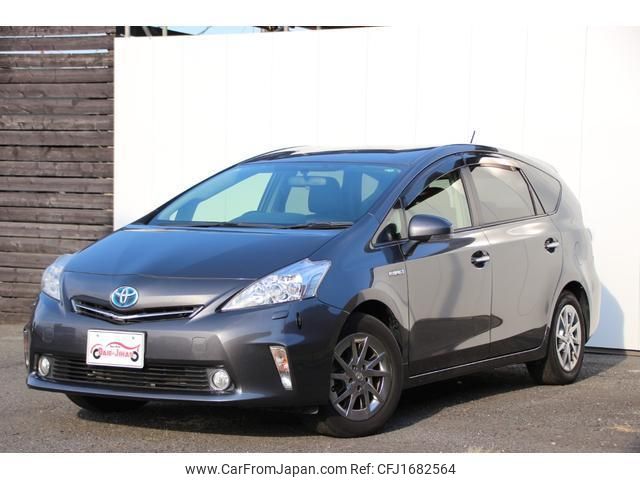 toyota prius-α 2013 CFJ1682564 image 1