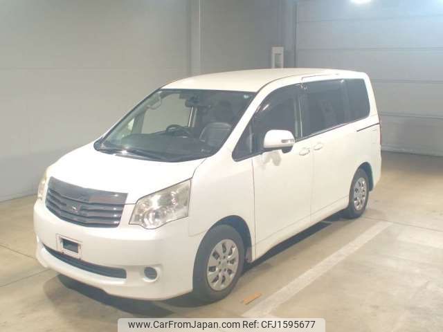 toyota noah 2013 CFJ1595677 image 1