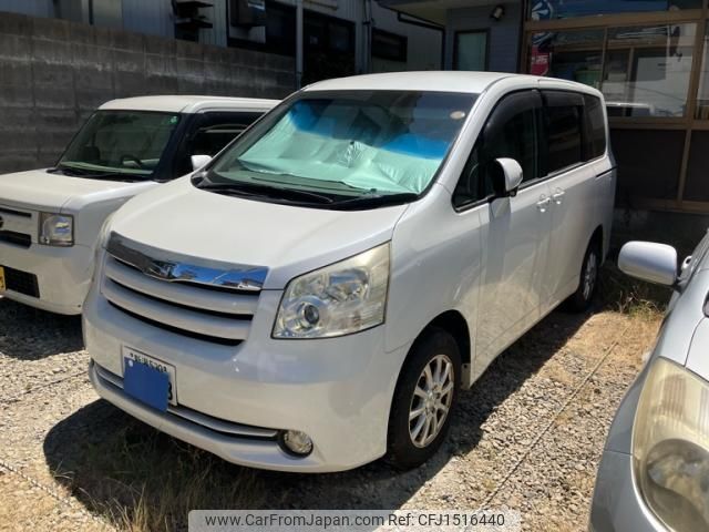 toyota noah 2007 CFJ1516440 image 2