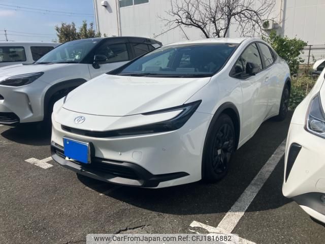 toyota prius 2024 CFJ1816882 image 2