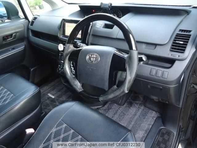 toyota voxy 2010 TE2193 image 2