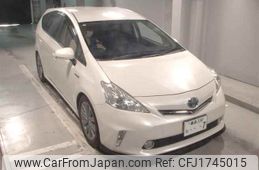 toyota prius-α 2013 CFJ1745015