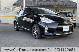 toyota aqua 2013 -TOYOTA--AQUA DAA-NHP10--NHP10-2221556---TOYOTA--AQUA DAA-NHP10--NHP10-2221556-