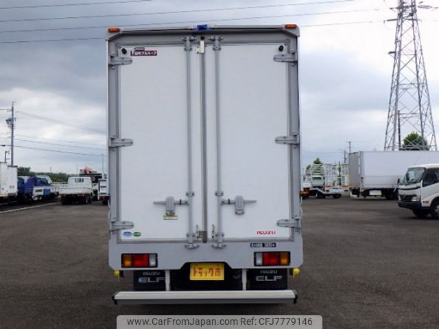 isuzu-elf-truck-2018-54851-car_9f41f9d4-20e9-40cb-a60d-9bd36998818f