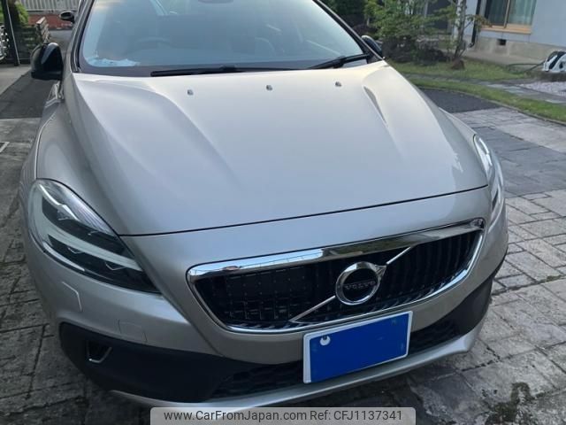volvo v40 2016 -VOLVO--Volvo V40 LDA-MD4204T--YV1MZA8RDH2117076---VOLVO--Volvo V40 LDA-MD4204T--YV1MZA8RDH2117076- image 1