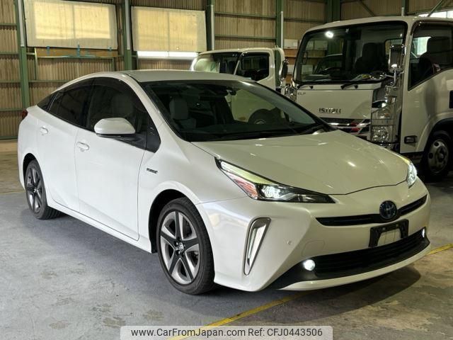 toyota prius 2019 quick_quick_DAA-ZVW51_6092184 image 2