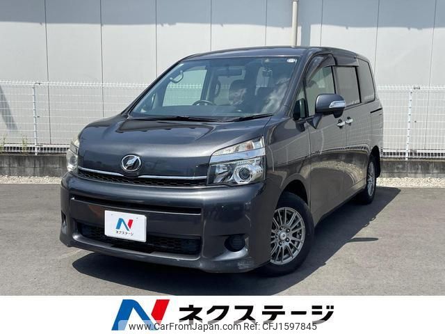 toyota voxy 2012 CFJ1597845 image 1
