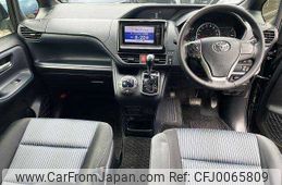 toyota voxy 2014 504928-923007