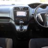 nissan serena 2011 D00276 image 7