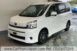 toyota voxy 2014 CFJ1657269