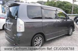 toyota voxy 2011 TE5685