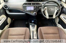toyota aqua 2012 CFJ1646441