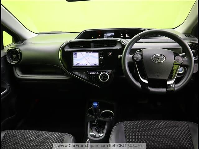 toyota aqua 2017 CFJ1747470 image 2