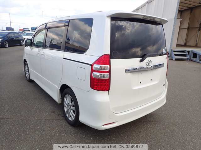 toyota noah 2011 NIKYO_XS49922 image 1