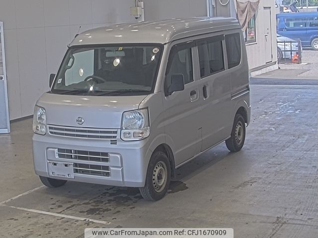 nissan nissan-others 2017 CFJ1670909 image 1