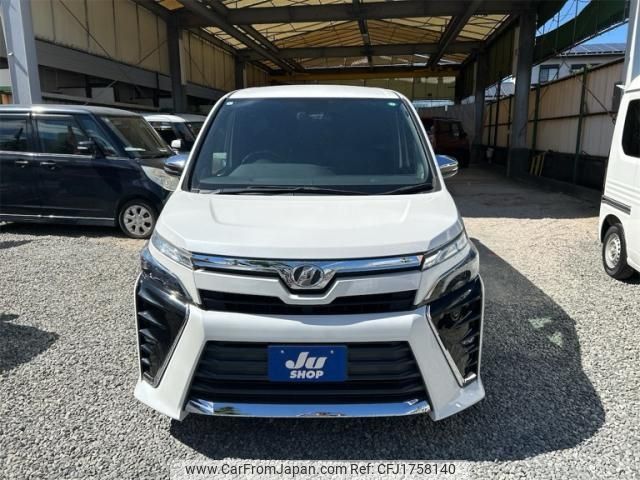 toyota voxy 2018 CFJ1758140 image 1