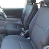 toyota noah 2004 3282185-Y2025040361A-12 image 15