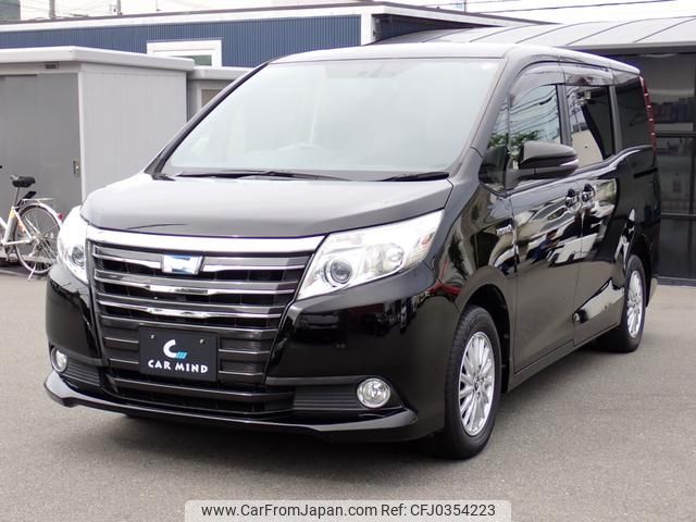 toyota noah 2014 GOO_JP_700072025530241015002 image 1