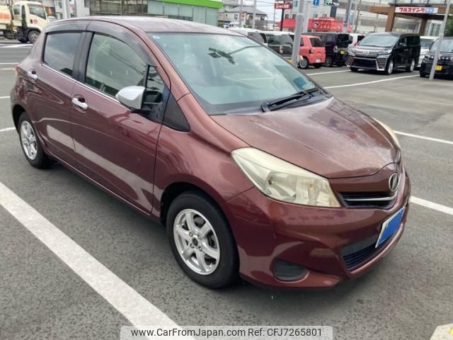 toyota vitz 2013 CFJ7265801 image 2