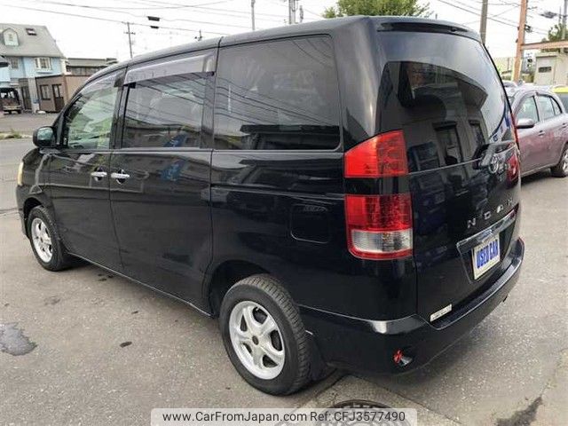 toyota noah 2005 769235-190817140152 image 2